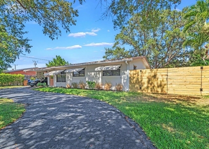 1304 Se 2nd Avenue - Photo 1
