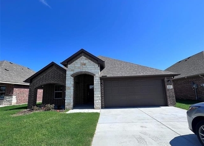 802 Tippit Lane - Photo 1