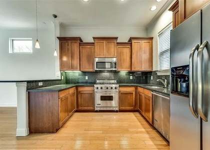 2606 N Henderson Avenue - Photo 1