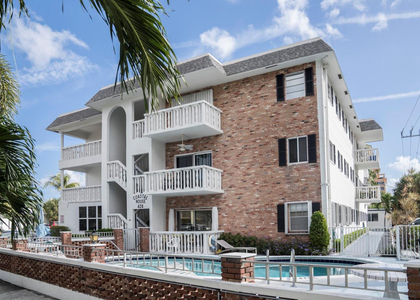 424 N Riverside Drive - Photo 1