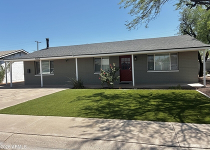 1041 W 18th Street - Photo 1