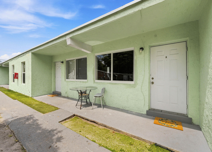 166 Sw 3rd Street - Photo 1