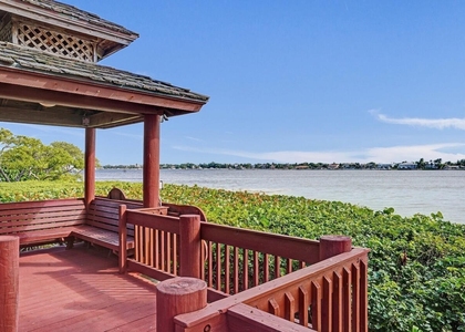 107 Half Moon Circle - Photo 1