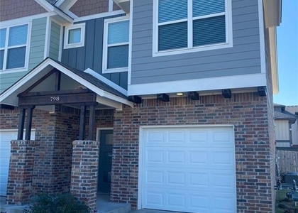 776 Sw 14th Street - Photo 1