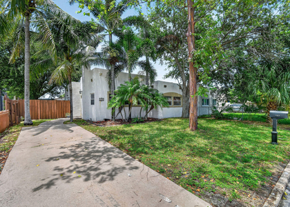 1005 Selkirk Street - Photo 1