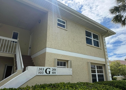 1536 Se Royal Green - Photo 1