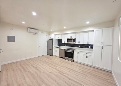 14618 Sylvan Street - Photo 1