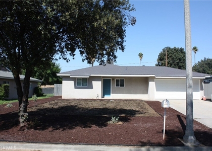 3035 Kathleen Street - Photo 1