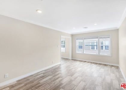 8613 1/4 W Olympic Boulevard - Photo 1