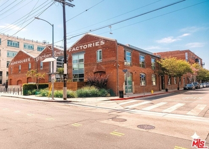 527 Molino Street - Photo 1