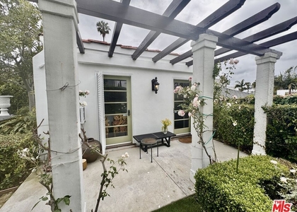 921 S Spaulding Avenue - Photo 1