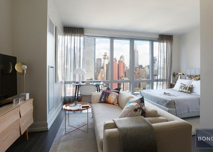 Tenth Avenue - Photo 1