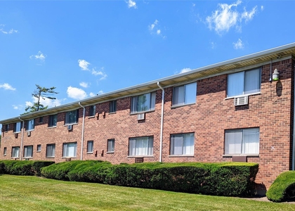 91 South Clinton Avenue - Photo 1
