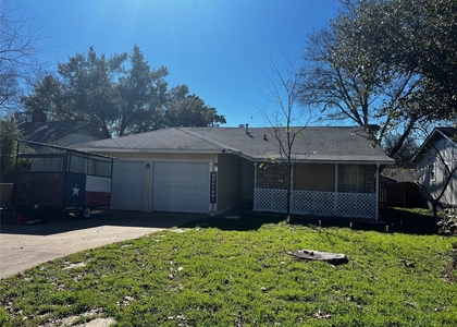 5507 Fence Row - Photo 1