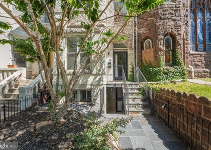 11 R Street Nw - Photo 1