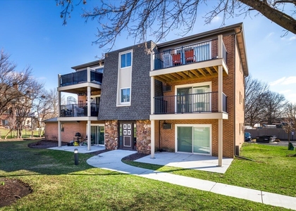 716 W 65th Street - Photo 1