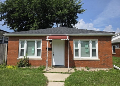 14916 Langley Avenue - Photo 1