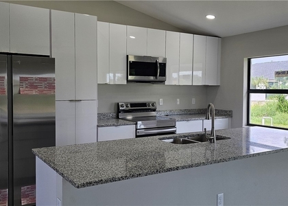 4300 11th Street W - Photo 1