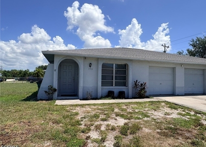 729 Sw 39th Street - Photo 1