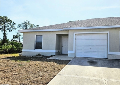 230 Hightower Avenue S - Photo 1