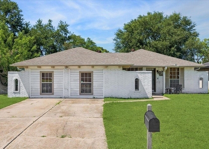 1526 Diplomat Way - Photo 1