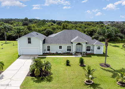 929 Hialeah Street - Photo 1