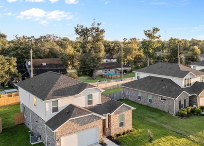 428 Magnolia Street - Photo 1