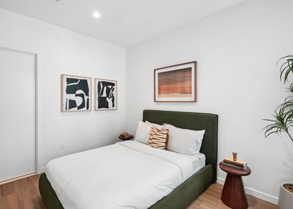 180 Pearl St - Photo 1