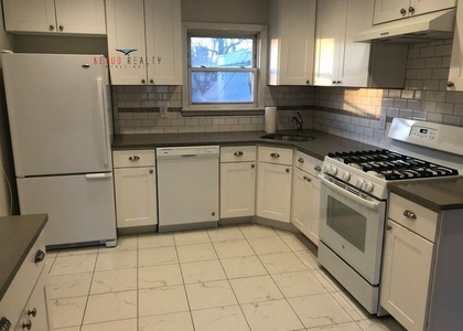 87th Avenue & 233rd Street, Qu - Photo 1