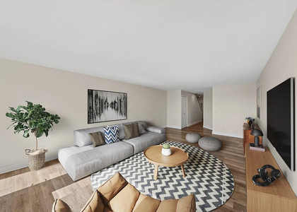 213 East 37th Street - Photo 1