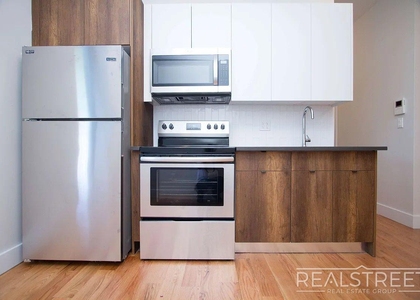 483 Evergreen Avenue - Photo 1