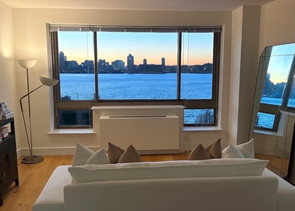 110 Horatio Street - Photo 1