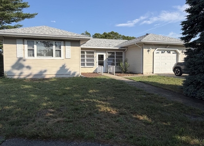 15 Saint Tropez Court - Photo 1