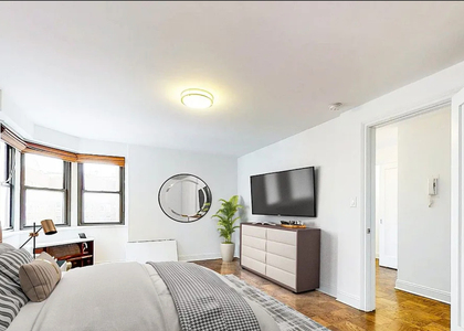 East 16 Avenue - Photo 1
