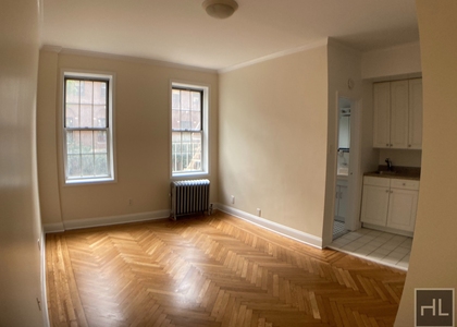 West 13 Street - Photo 1