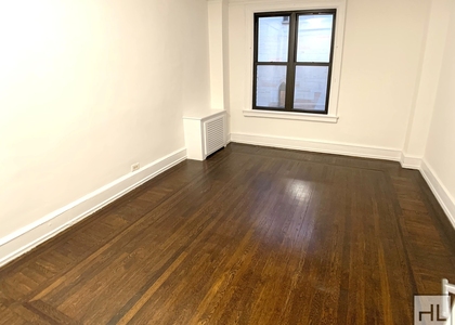 West 55 Street - Photo 1