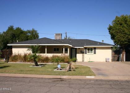 1034 E Elm Street - Photo 1