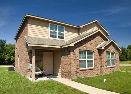 1708 S Waco Street - Photo 1