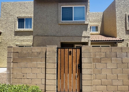 222 W Brown Road - Photo 1