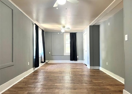 1017 Vine Street - Photo 1