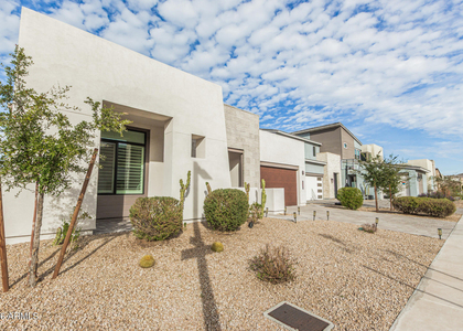 712 E Buist Avenue - Photo 1