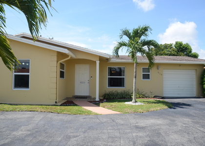 914 Sw 4th Street - Photo 1
