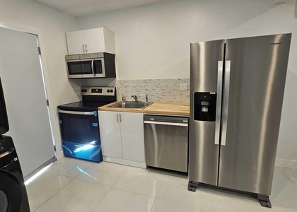 206 Ne 13th Street - Photo 1