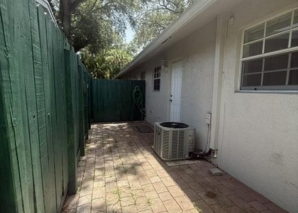 712 Sw 14th Avenue - Photo 1