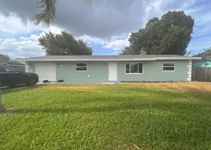 933 Sw Dalton Avenue - Photo 1