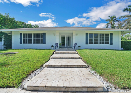 17 E Ocean Avenue - Photo 1