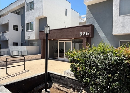 625 E Del Mar Boulevard - Photo 1