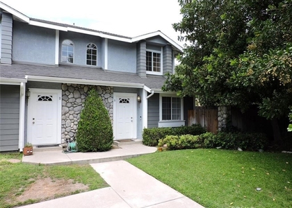 1425 Loma Avenue - Photo 1