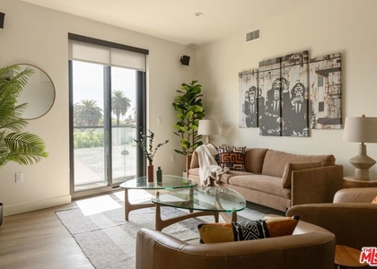 1110 S Spaulding Avenue - Photo 1