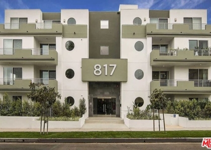 817 N Alfred Street - Photo 1